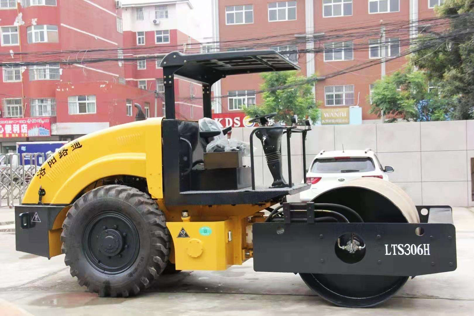 Hydraulic drive single drum vibratory road roller ( 2WD, 6T/8T)