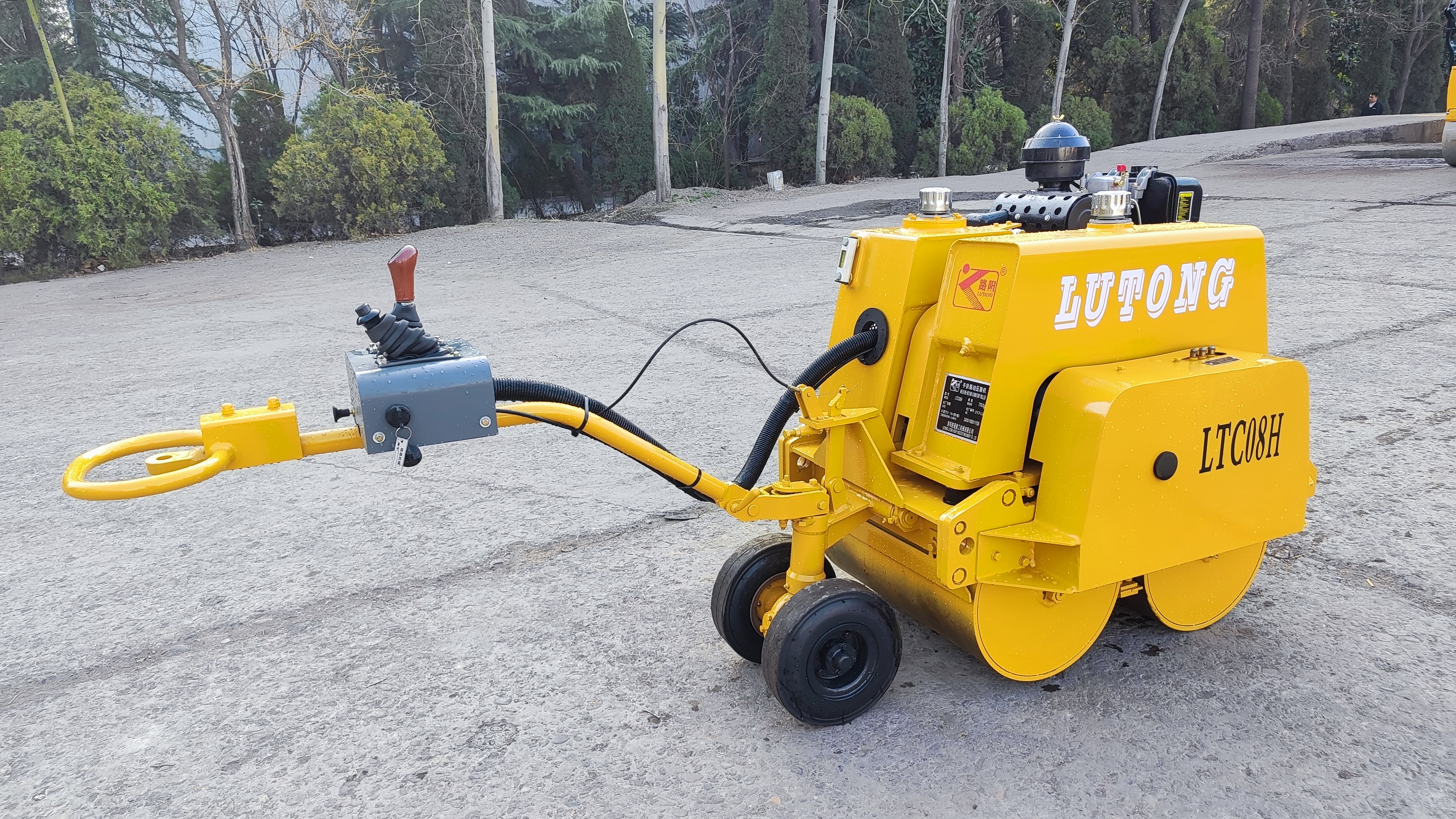 Hydraulic drive double drum vibratory road roller ( 770KGS)