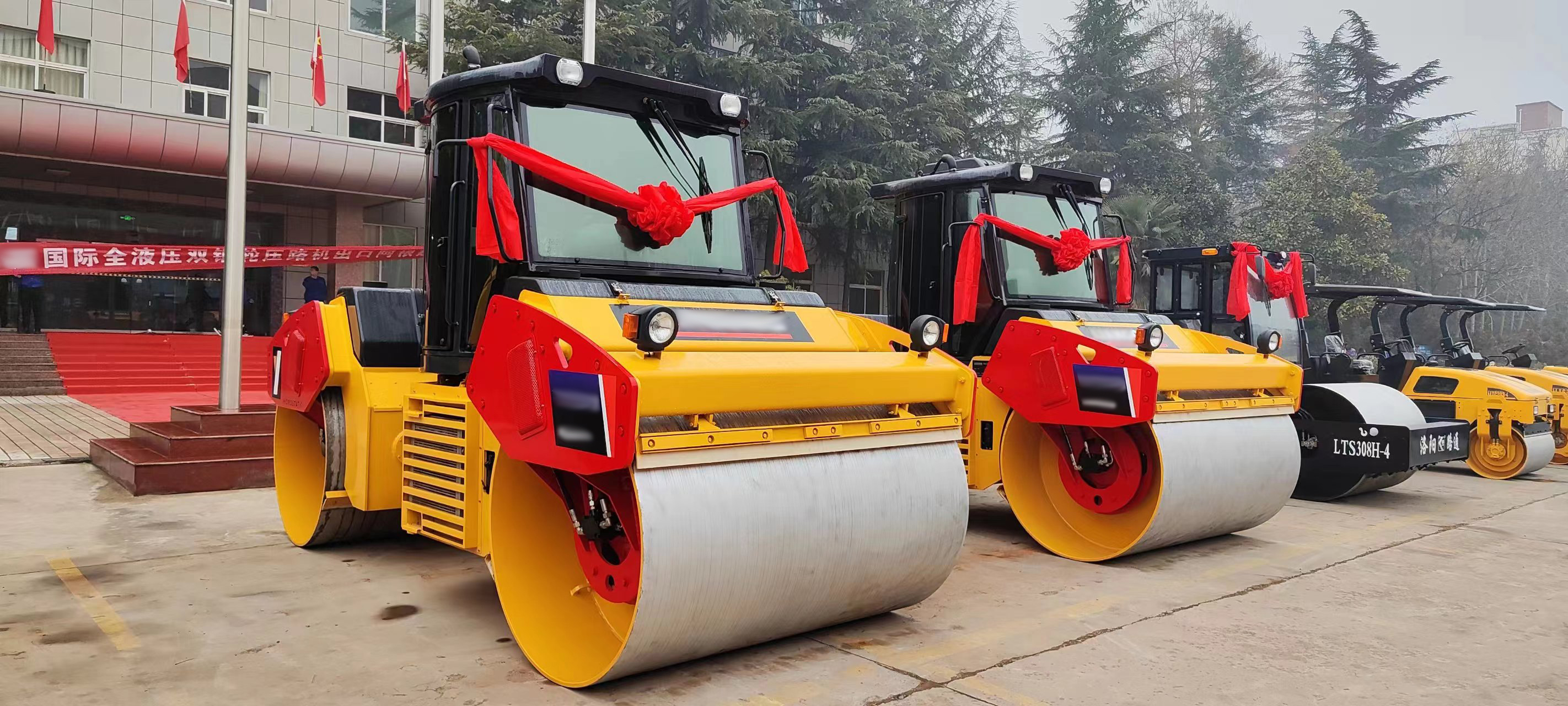 Luoyang Lutong's Double-Drum Vibratory Rollers Head to Argentina