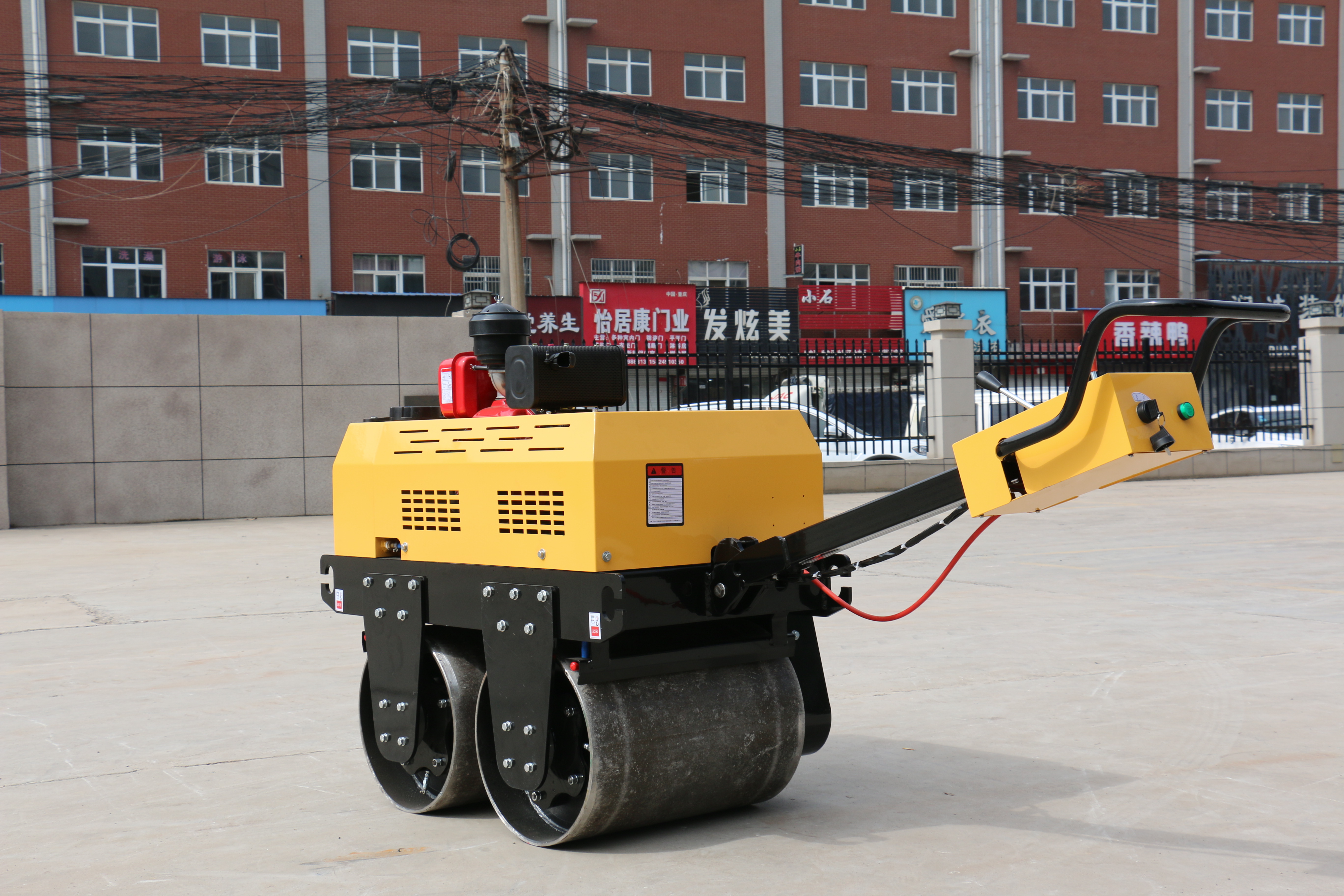 Luoyang Lutong Rolls Out LTS06 0.6-ton Mini Vibratory Road R