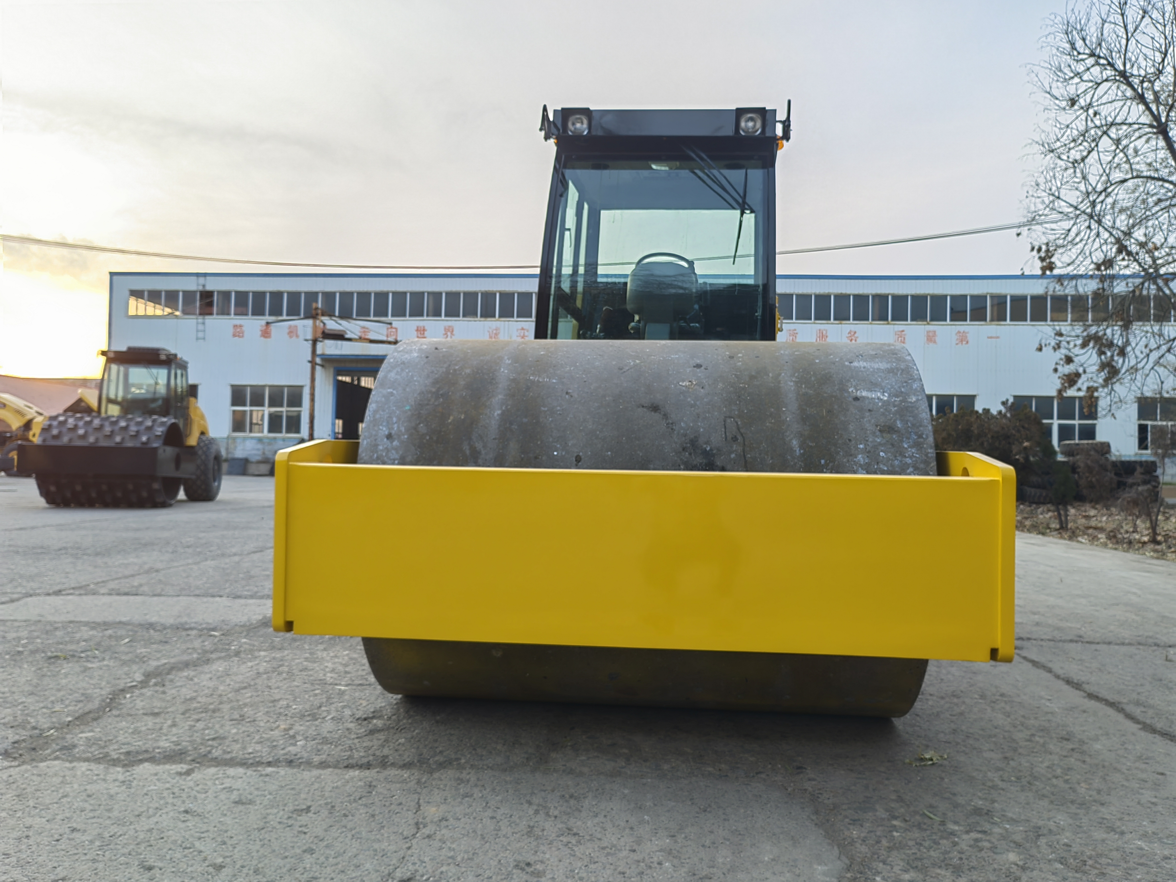 Luoyang Lutong LT218B: High-Efficiency 18-Ton Single Drum Vi