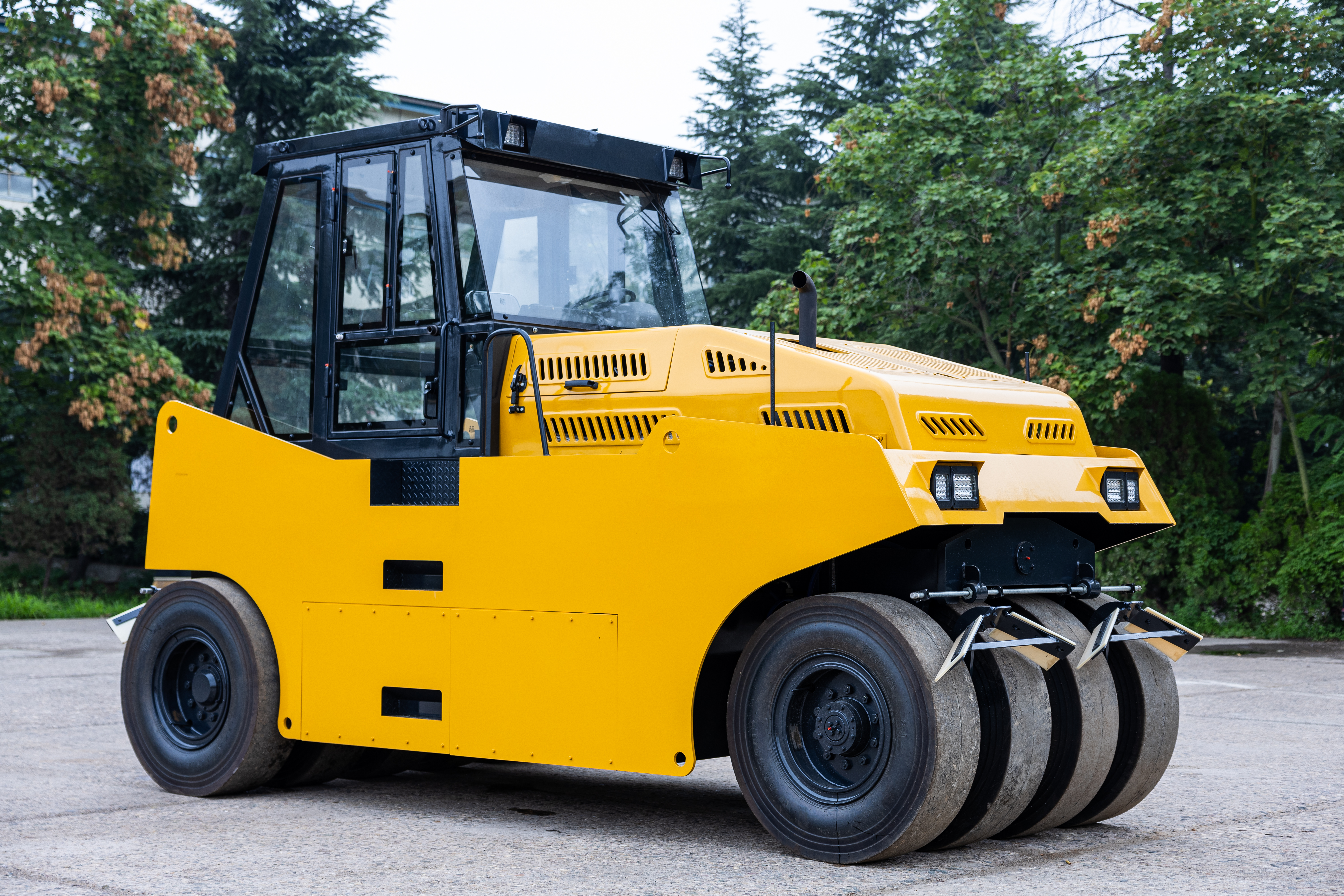 Luoyang Lutong LTP1016H Pneumatic Tyre Roller Delivers Relia