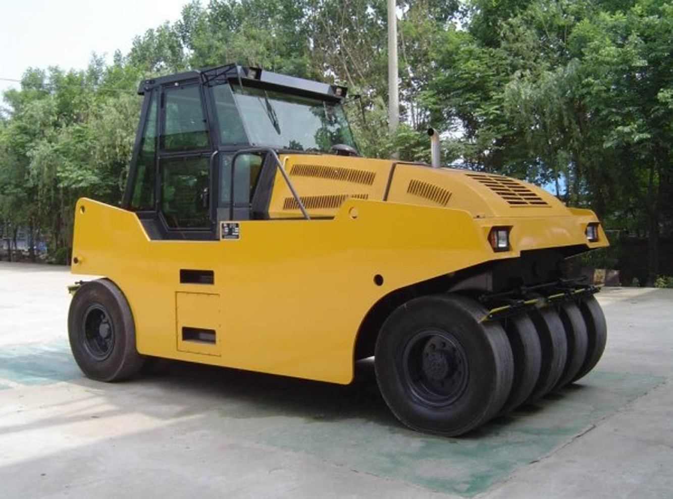 Luoyang Lutong Unveils LTP2030H Full‑Hydraulic Pneumatic‑Tyr