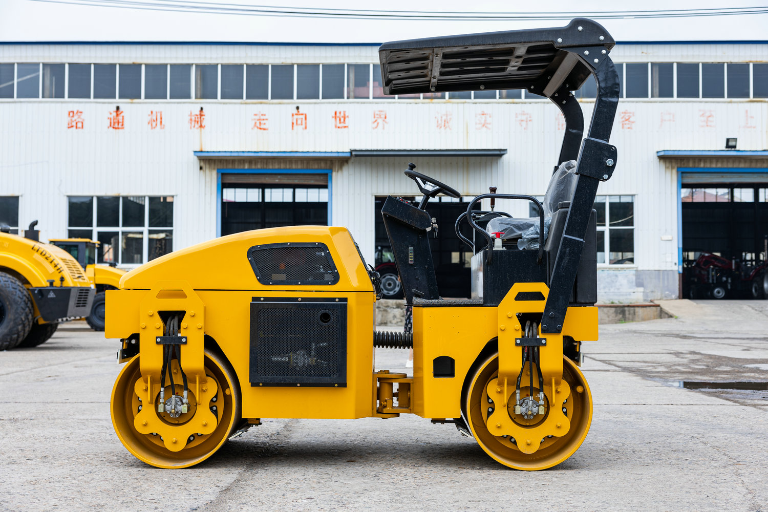 Luoyang Lutong Launches LTC203 3-Ton Full-Hydraulic Double D